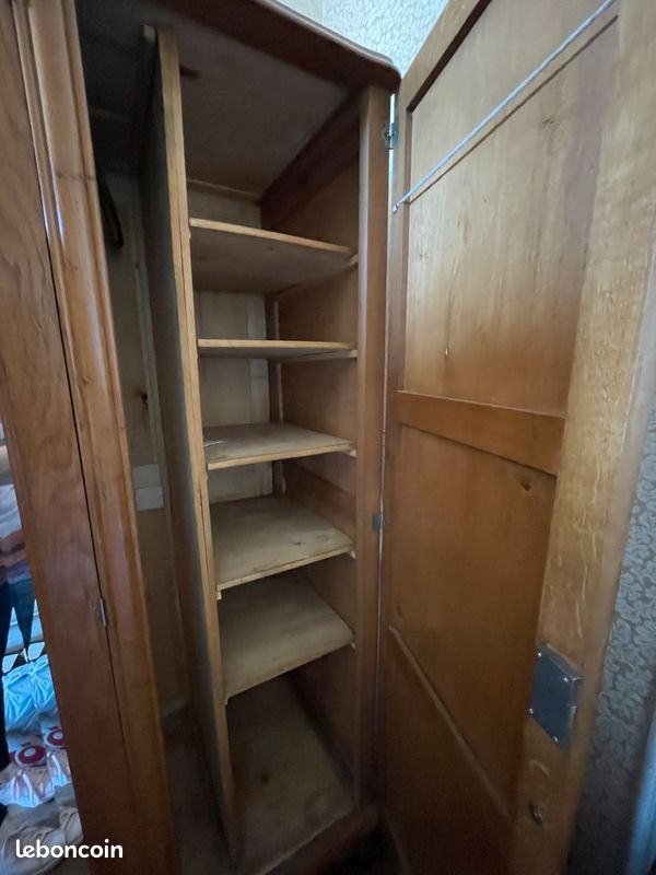 Armoire en chêne massif Vintage années 50 (image 4)