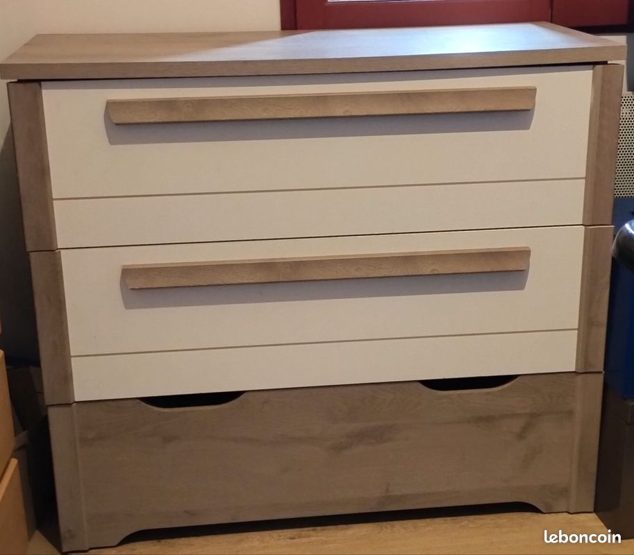 Commode (image 1)