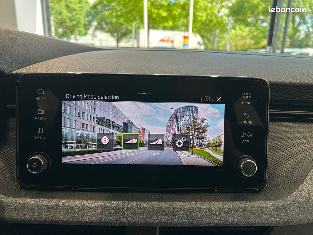 SKODA Kamiq 1.0 TSI Evo 2 95 ch BVM5 Selection (image 14)