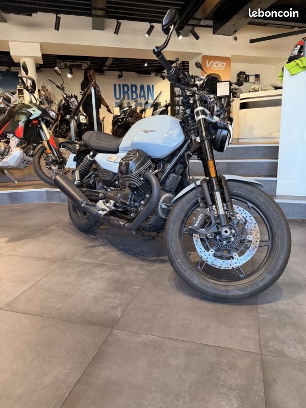 Moto Guzzi V7 SPORT 850 (image 2)