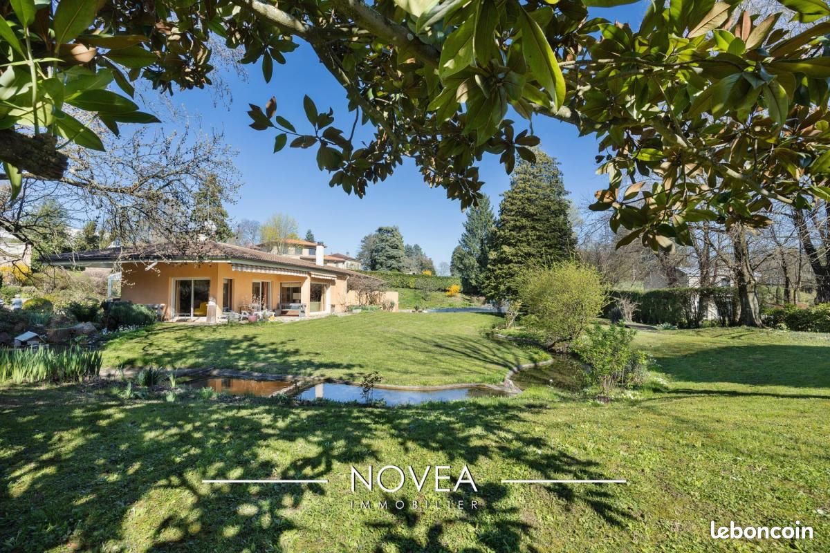 Maison 8 pièces 330 m² · à Saint-Cyr-au-Mont-d'Or · 330 m² · 1 490 000 €