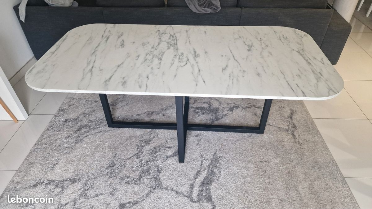 Table a manger (image 2)