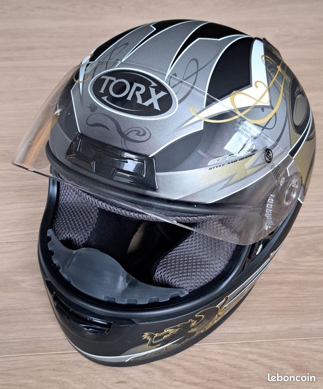 Casque de moto pour femme (taille XS) + visière complémentaire - État neuf (image 2)