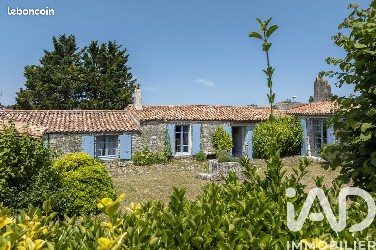 Maison 12 pièces 250 m² · à La Flotte · 250 m² · 2 100 000 €