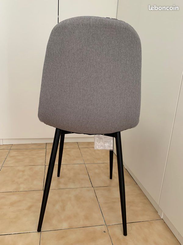 Lot de 2 chaises design pied de poule neuves emballées (image 2)