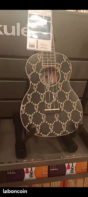 Ukulélé fender signature Billie elish (image 3)