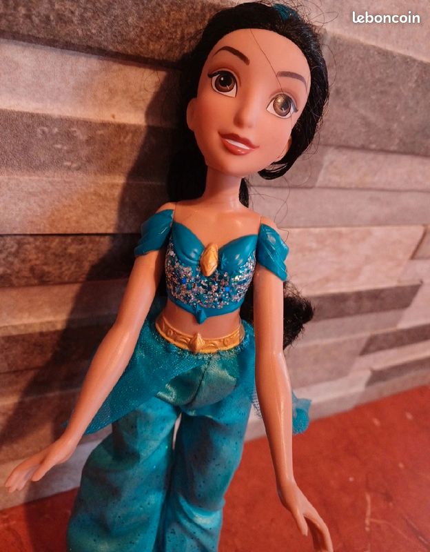 Poupée Jasmine (image 2)