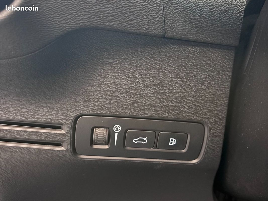 VOLVO XC40 T5 Recharge 180+82 ch DCT7 R-Design (image 38)