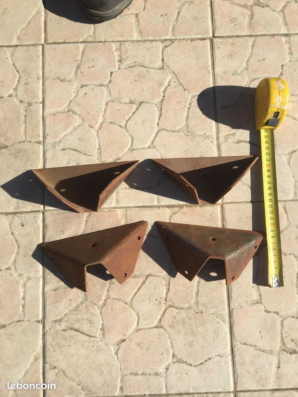 Angles métalliques (image 1)