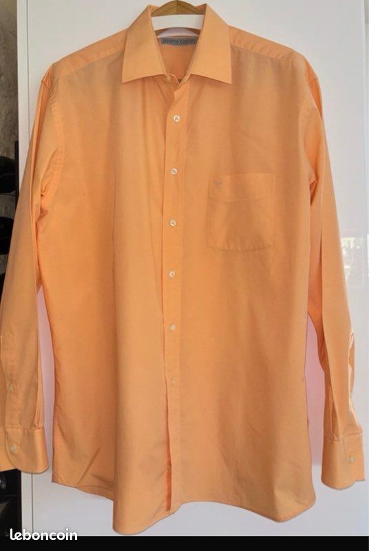 Vendus Pierre Cardin, très jolie chemise XL • Neuf sans étiquette • Pierre Cardin Inclut la Protection ache dans ton porte-monnaie pour tes achats Description Quasi neuve, (image 3)