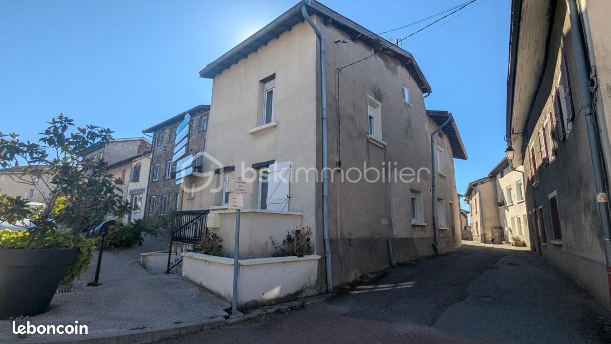 Maison 5 pièces 100 m² · à Saint-Martin-Lestra · 100 m² · 110 000 €