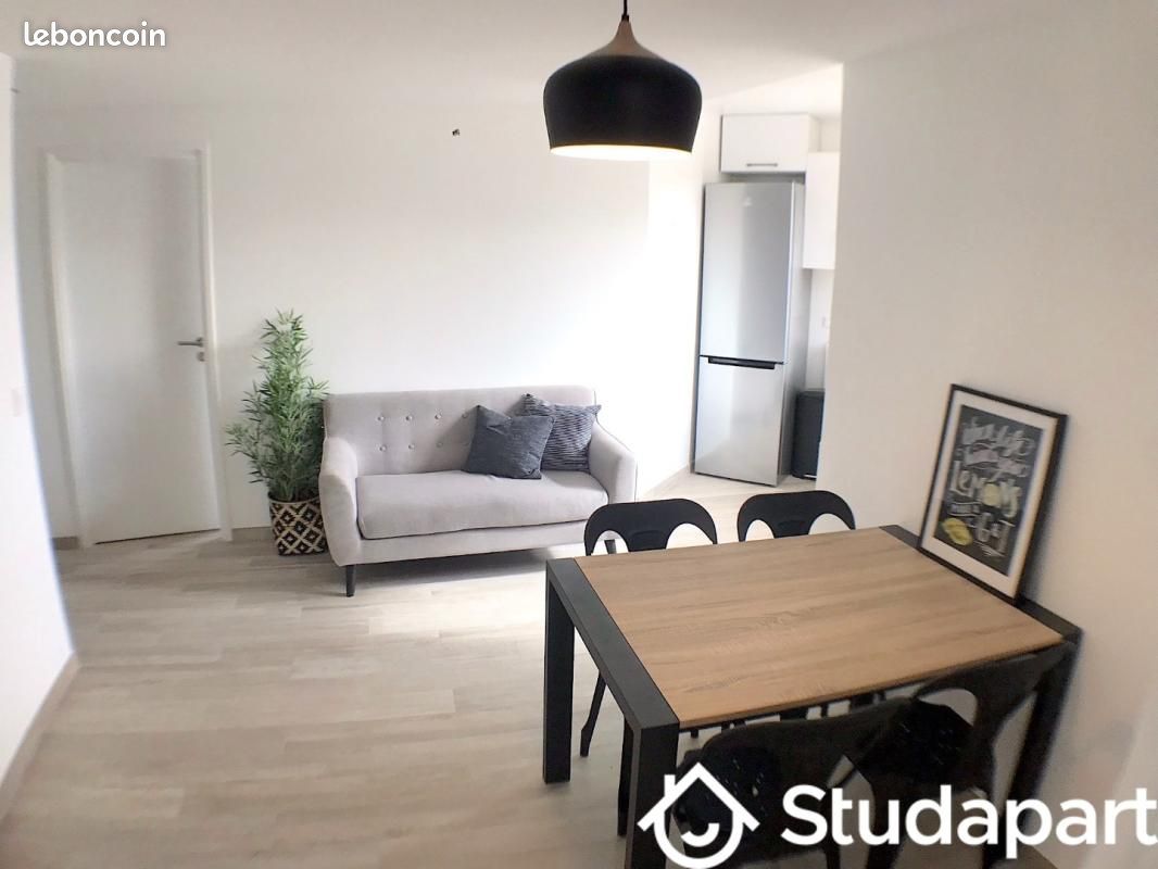 Appartement 5 pièces 80 m² · à Évry-Courcouronnes · 80 m² · 560 €/mois