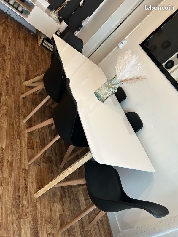 Table et meuble télé (image 1)