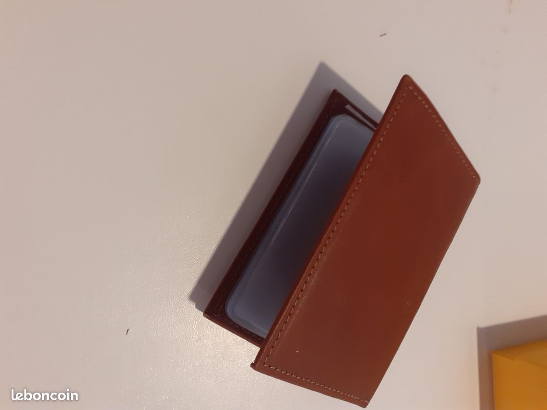 Porte carte en cuir (image 2)