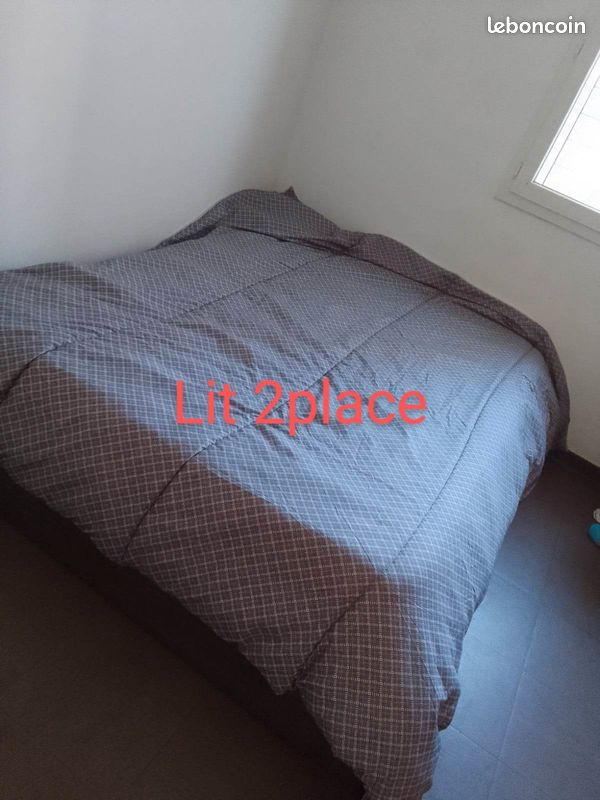 Lit 2 places (image 1)
