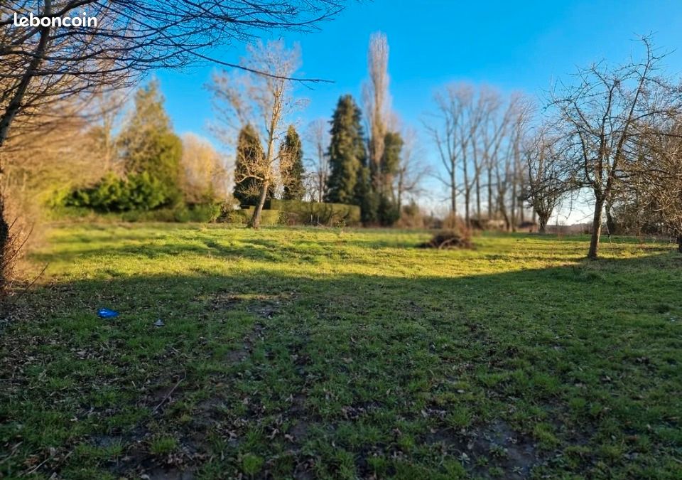 Terrain 1500 m² · à Beauquesne · 64 500 €