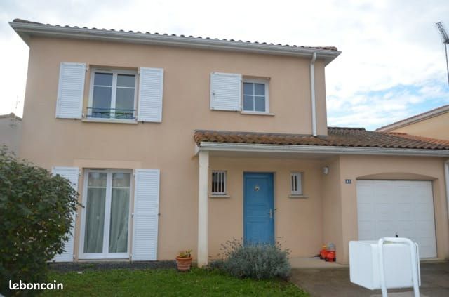 Maison 4 pièces 100 m² · à Niort · 100 m² · 950 €/mois