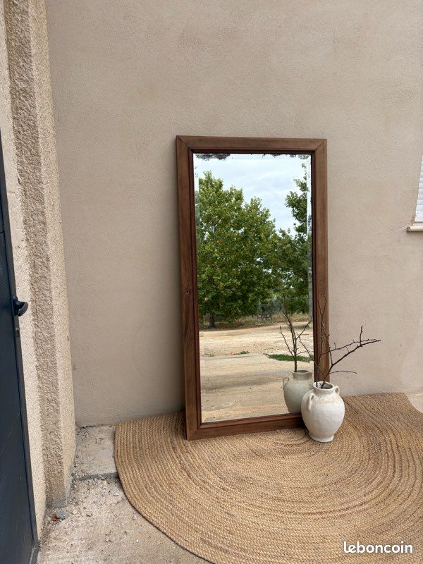 Grand miroir ancien en noyer (image 1)