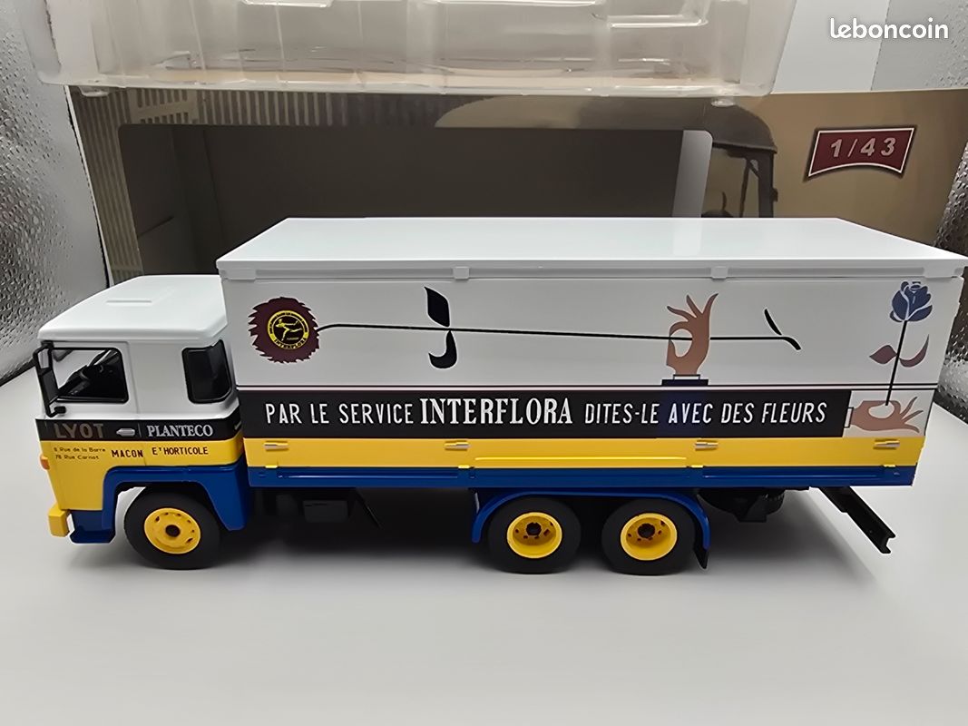 Miniature IXO 1/43 - Camions D'autrefois - Renault R4220 Fainéant Paille - Collection