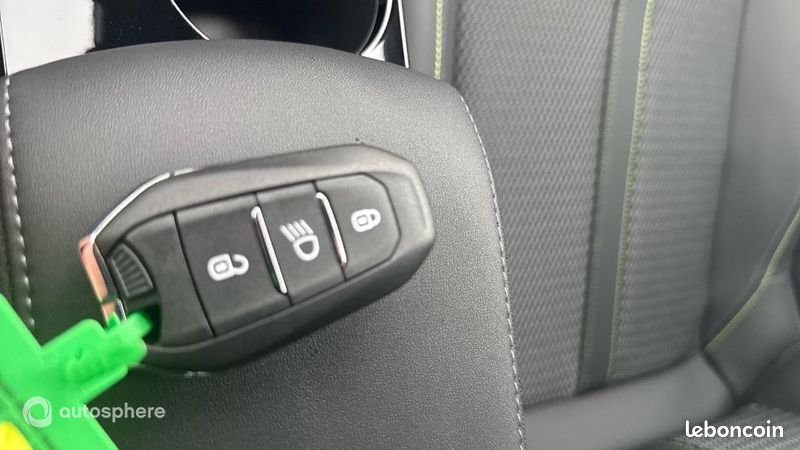 Peugeot 208 e-208 136ch GT (image 16)
