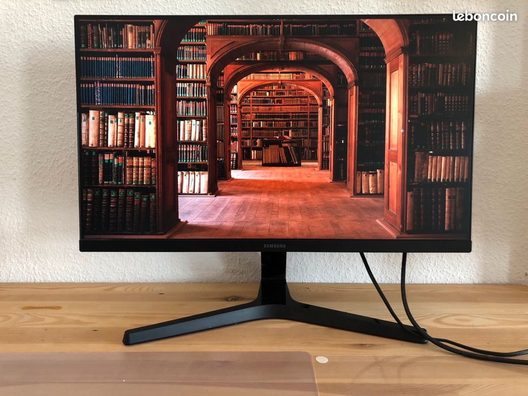Écran Samsung SR35 24" HD + adaptateur (image 1)