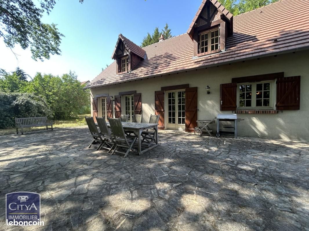 Maison 7 pièces 150 m² · à La Chapelle-Vendômoise · 150 m² · 212 000 €