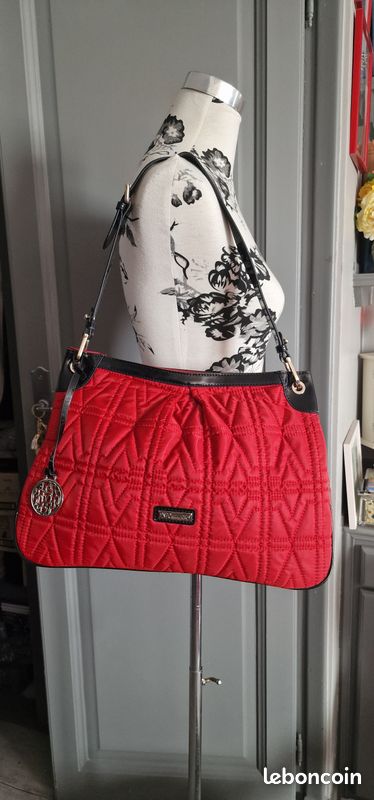 Shoulder Bag Sac Valentino Rouge Velour Sac Rouge Et Vernis Noir