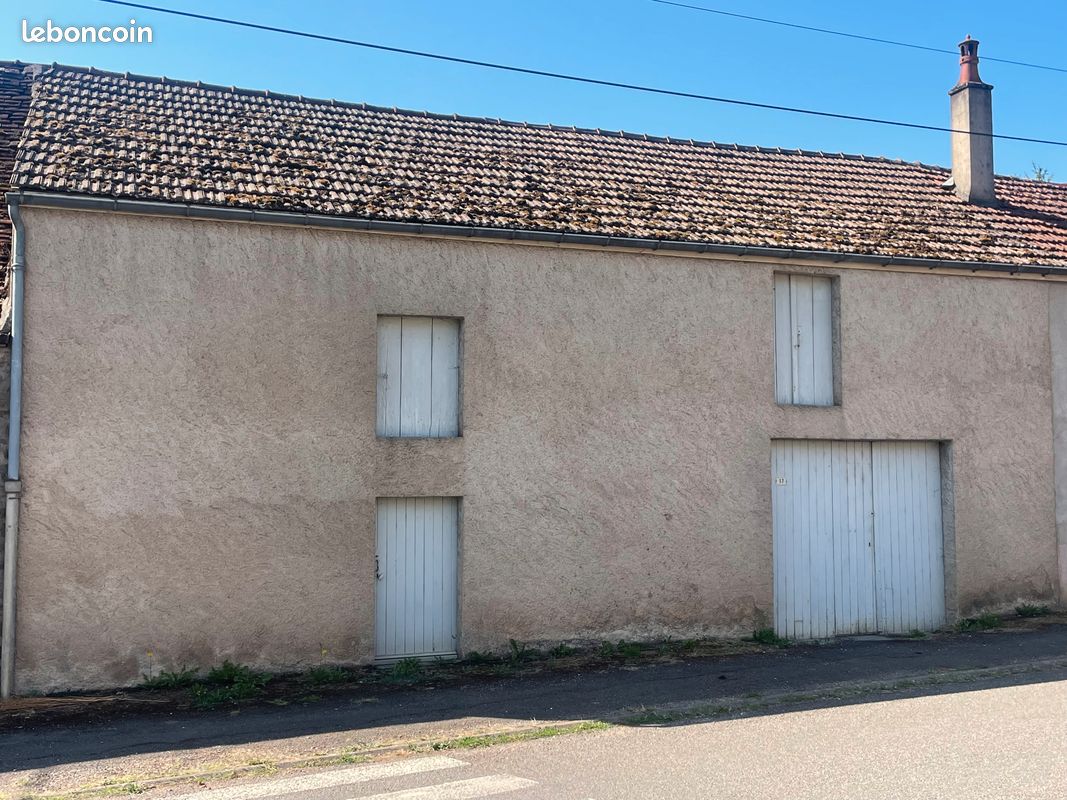 Maison 1 pièce 100 m² · à Lacanche · 100 m² · 28 000 €