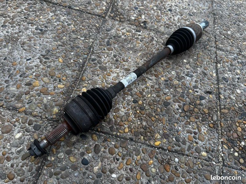 Cardan de transmission gauche conducteur court pour Clio 3 1.2i 2012 (image 1)