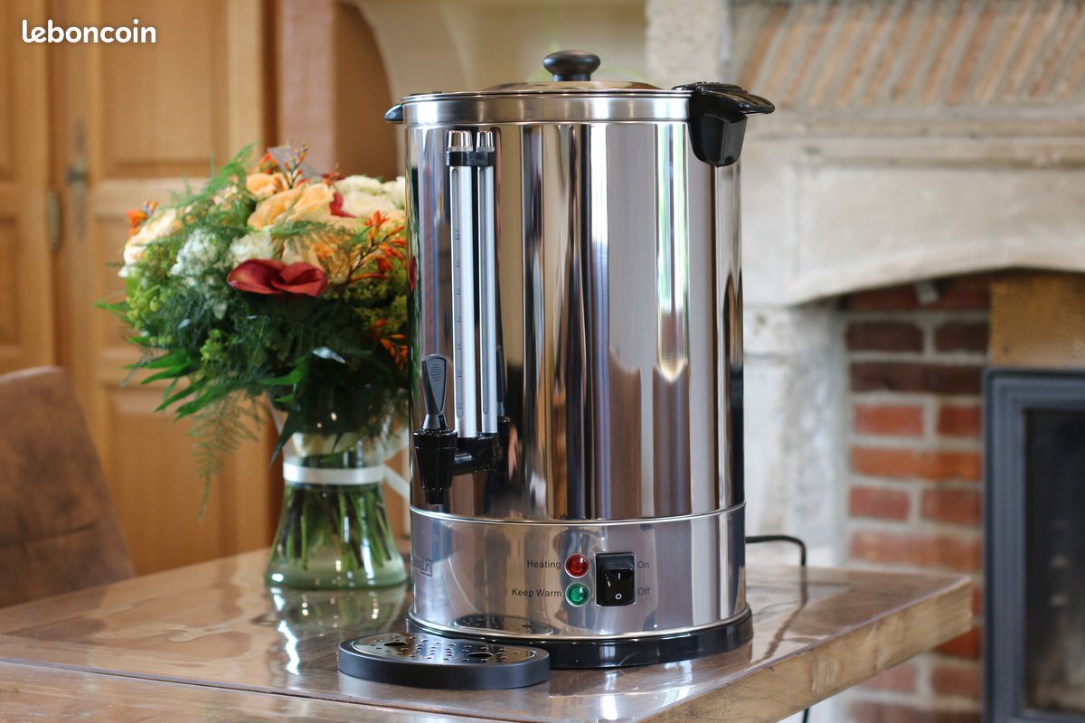 Percolateur à Café Casselin CPC100 - 100 Tasses - 15L - Acier Inoxydable - Maintien Au Chaud