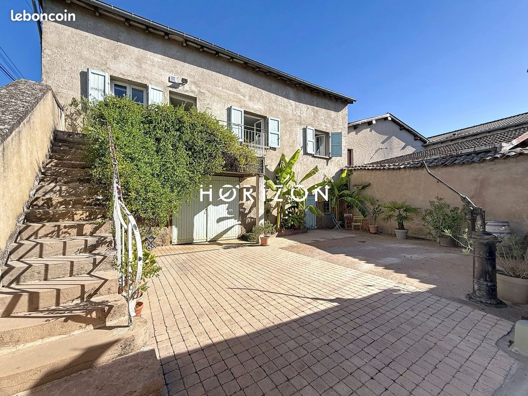 Maison 6 pièces 117 m² · à Romanèche-Thorins · 117 m² · 279 000 €