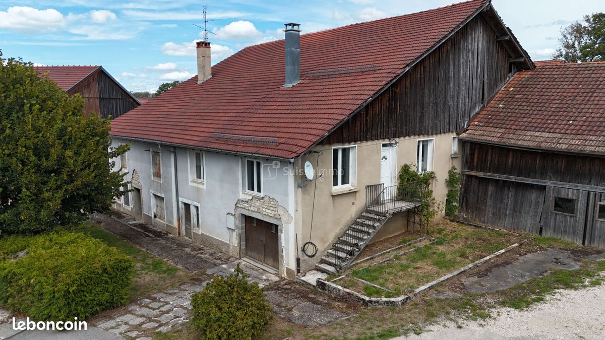 Maison 12 pièces 221 m² · à Charmoille · 221 m² · 134 000 €