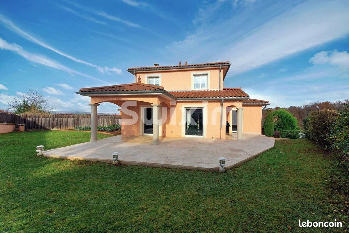 Maison 4 pièces 140 m² · à Éveux · 140 m² · 499 000 €