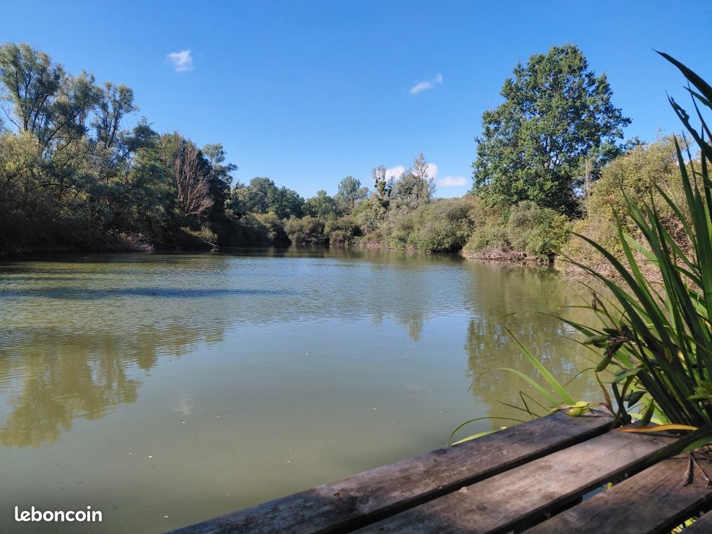 Terrain 10351 m² · à Épineau-les-Voves · 10 351 m² · 108 000 €