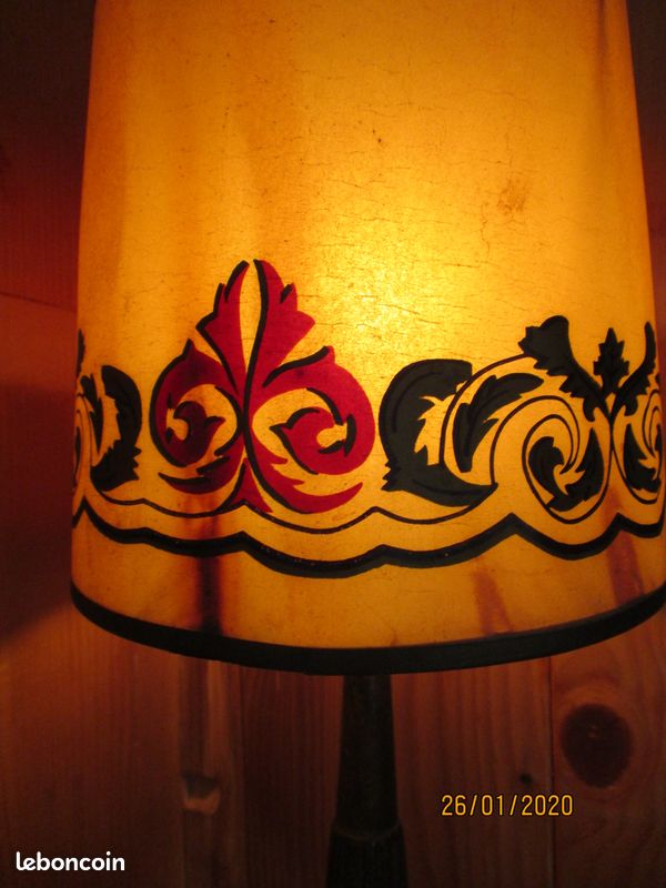 Lampe a poser socle en bois (image 4)