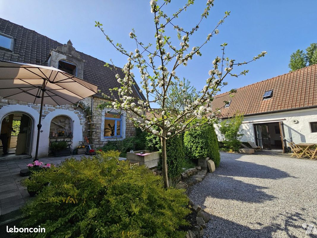 Maison 10 pièces 280 m² · à Beuvrequen · 280 m² · 555 000 €