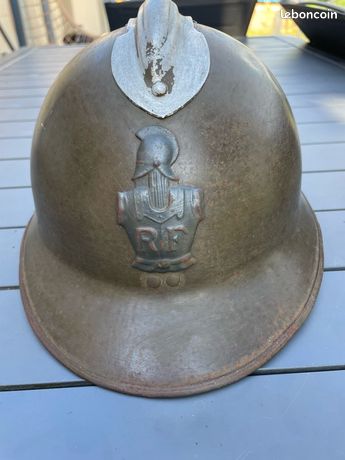 INSIGNE CASQUE ADRIAN de l' Infanterie, modèle 15, peinture