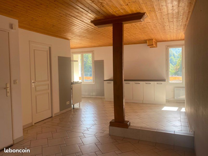 Appartement 3 pièces 58 m² · à Rencurel · 58 m² · 550 €