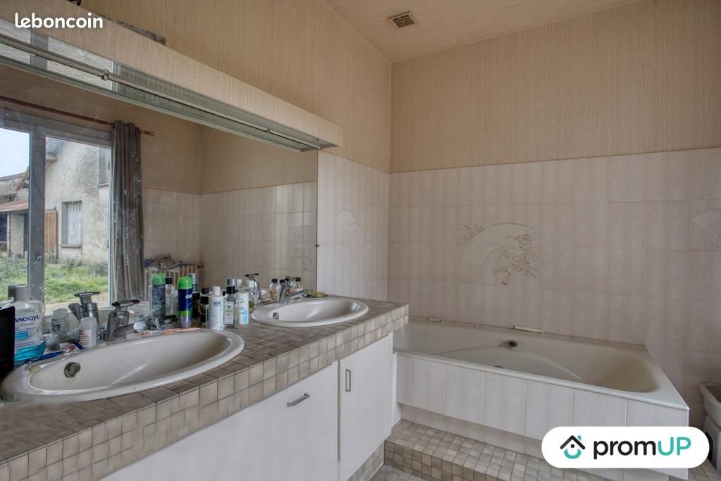 Maison 7 pièces 180 m² - Doux 79390 (image principale 10)