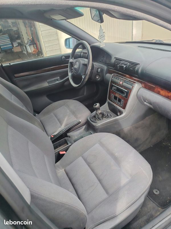 Audi a4 (image 1)