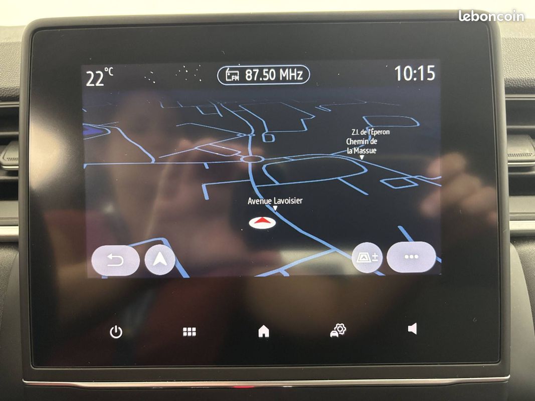 RENAULT Captur E-Tech 145 - 21 Business (image 23)
