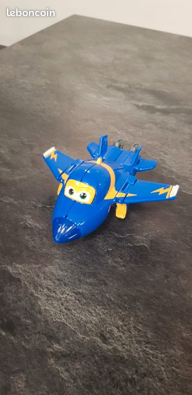 Lot 2 figurines super wings (image 2)