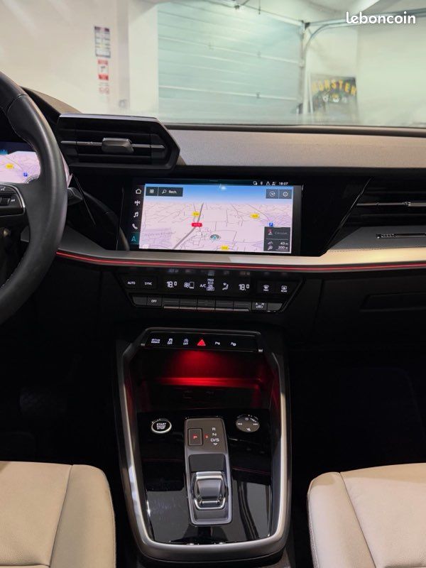 Audi a3 8y berline design luxe 35 tfsi 150 s-tronic7 - full black - état exceptionnel (image 10)