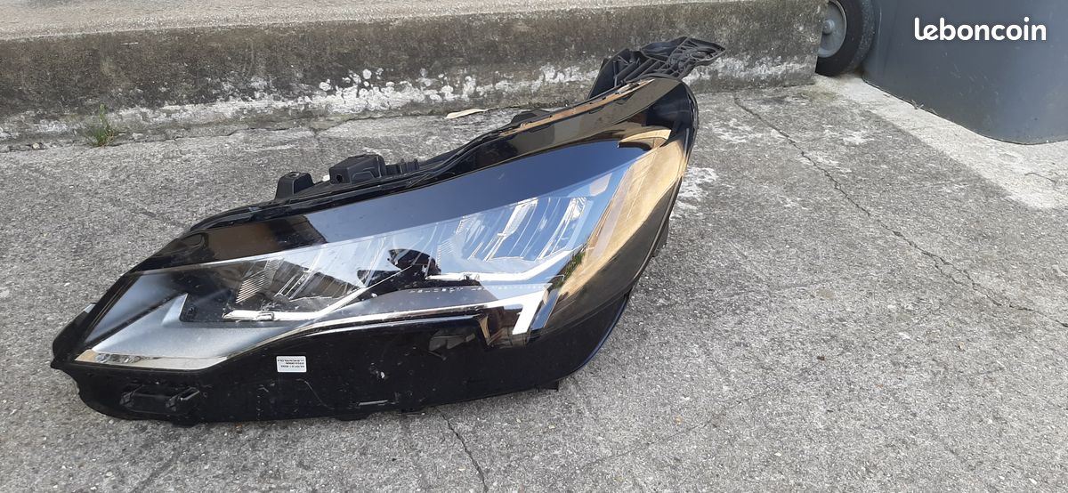 Vend optique avant gauche peugeot 5008 (image 1)