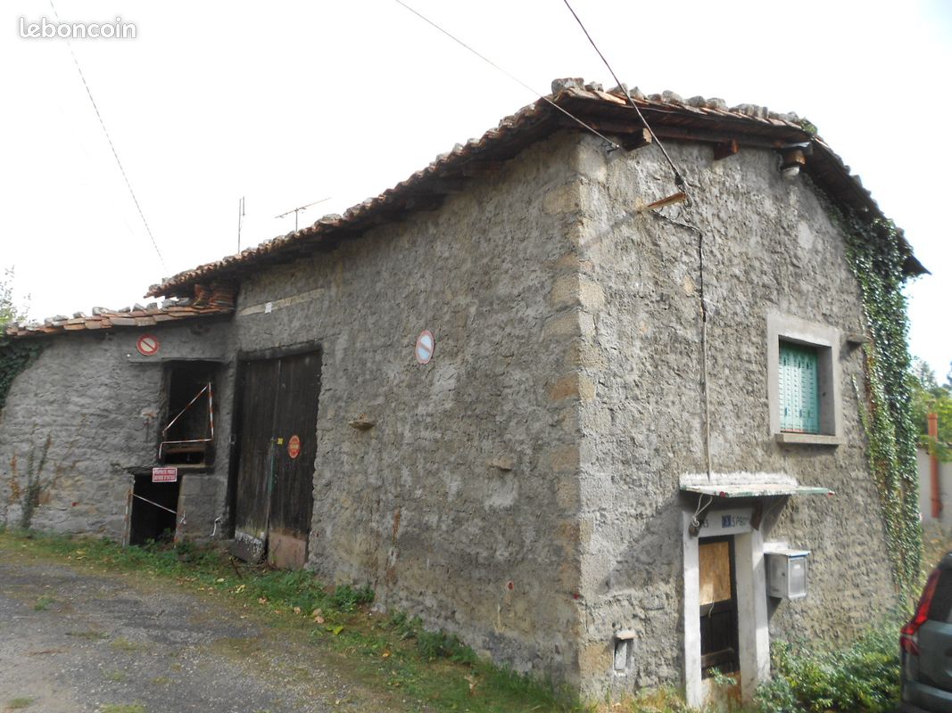 5 pièces 100 m² · à Olliergues · 100 m² · 30 000 €