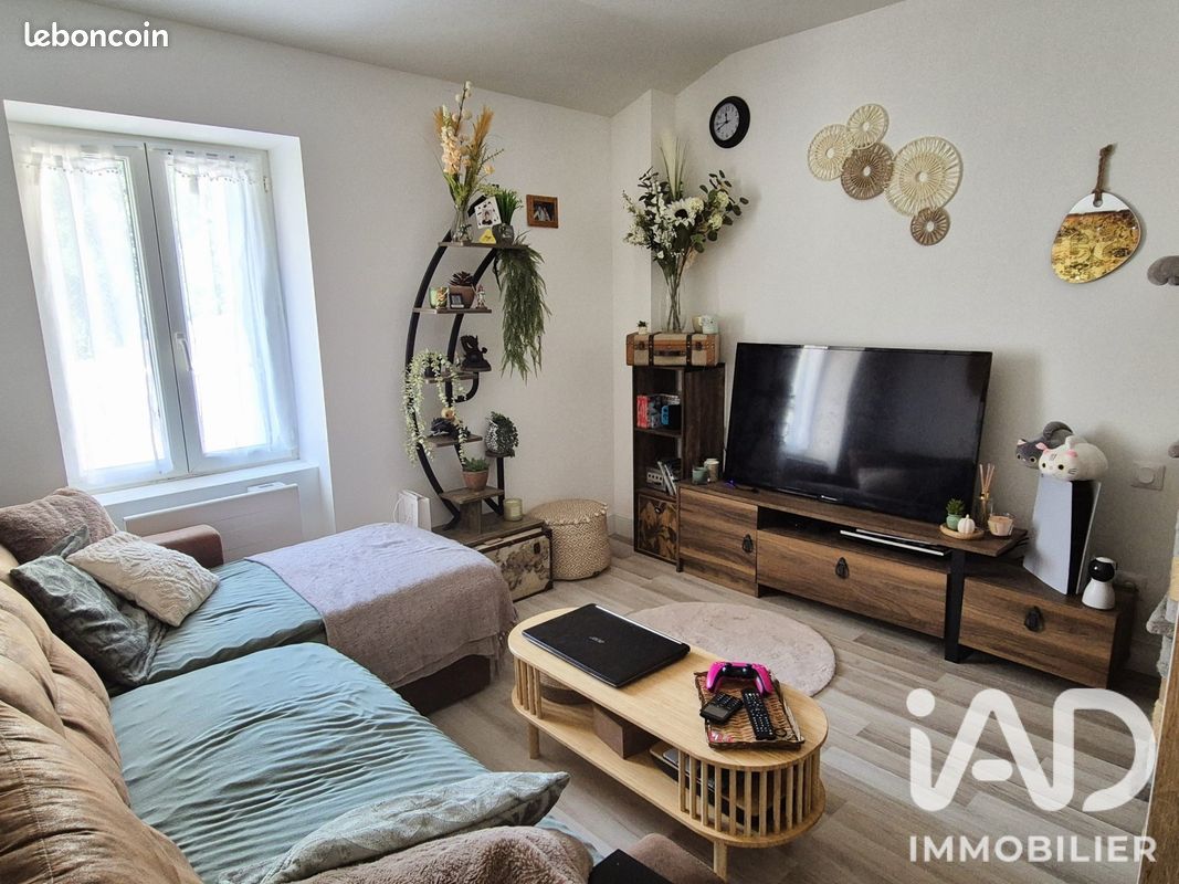 Immeuble 140 m² · à Aussillon · 140 m² · 122 000 €