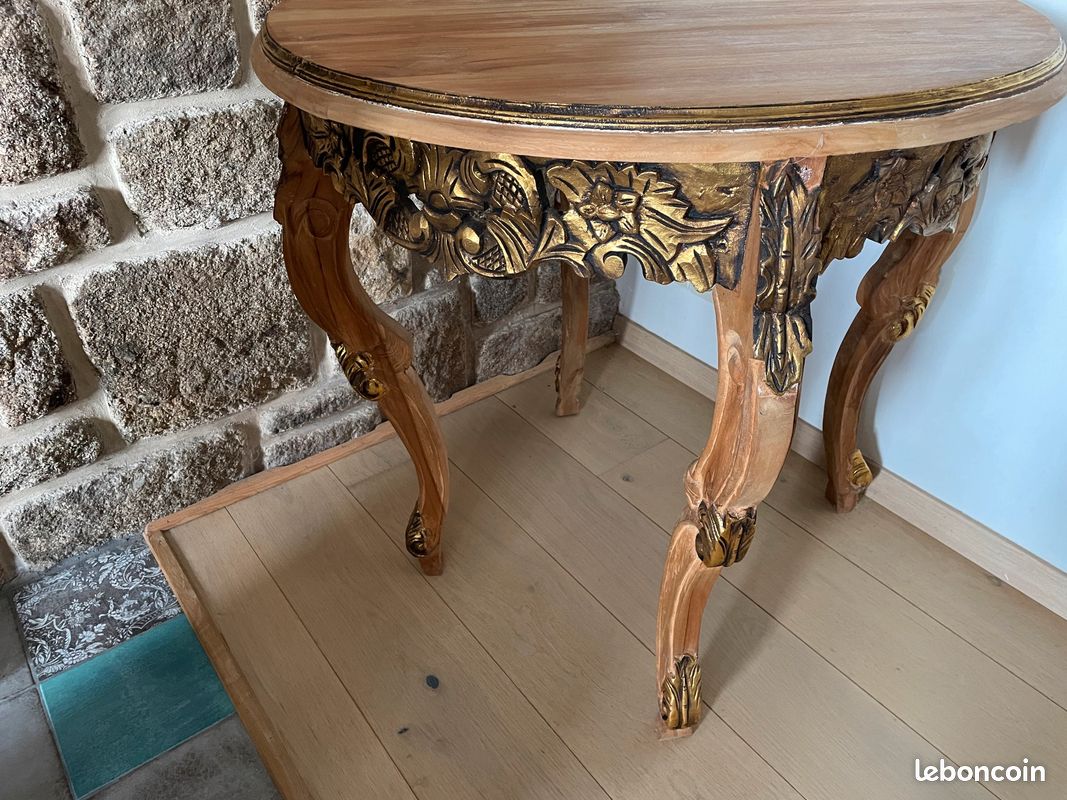 Table en bois massif (image 1)