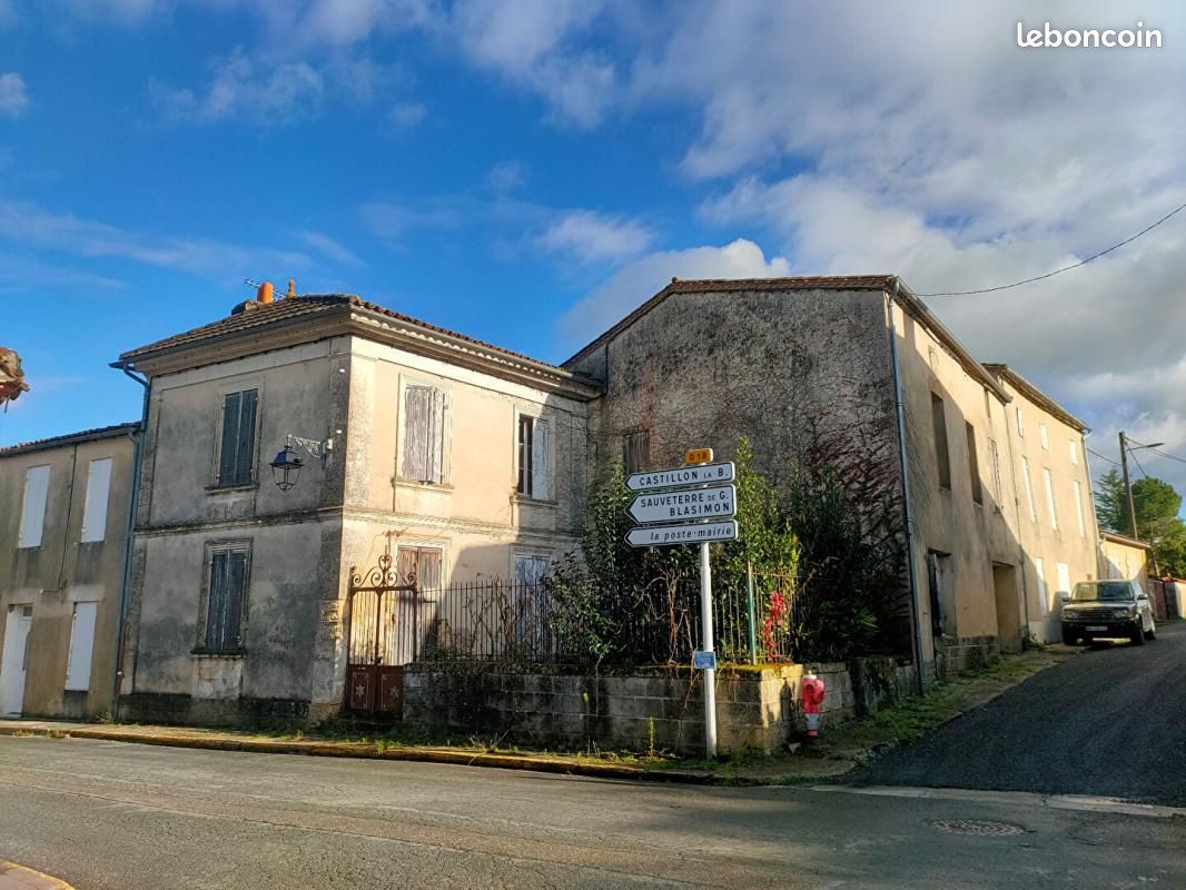 Maison 8 pièces 360 m² · à Pujols · 360 m² · 90 000 €