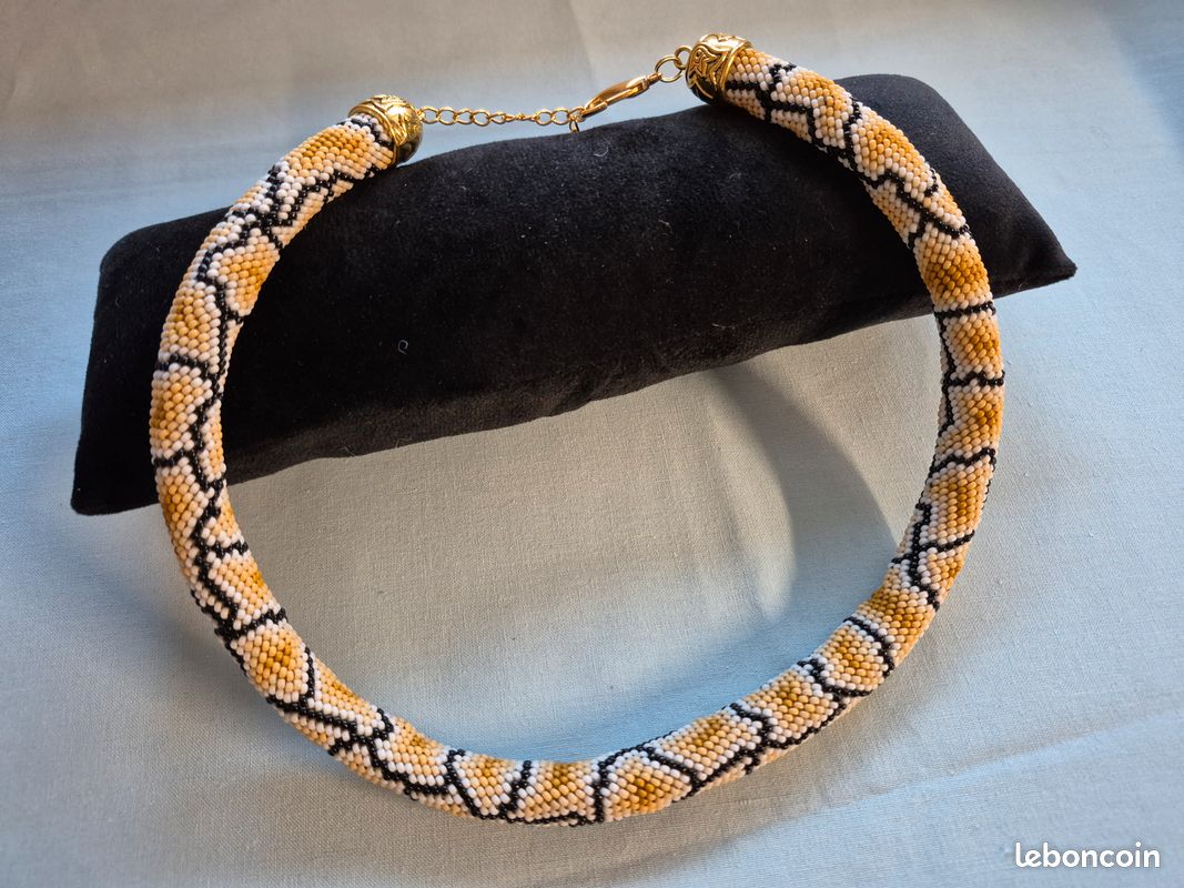 Collier (image 1)