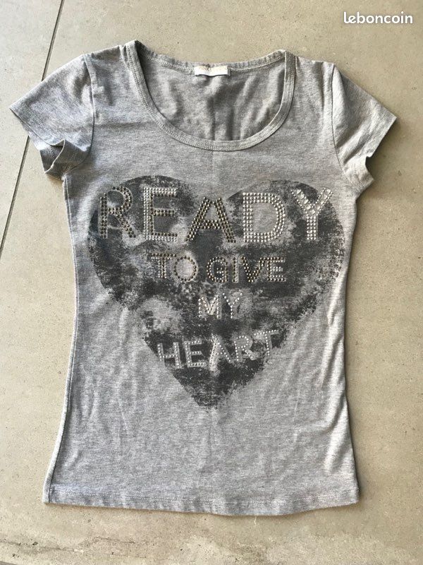 Sweat Léger Gris Cendré À Épaules Carrées Et Active Lifestyle Brodé